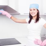 Як почистити витяжку на кухні від жиру?